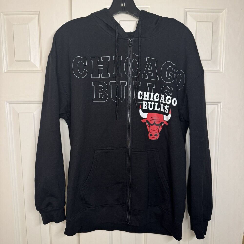 Chicago Bulls Hoodie Women’s Full-Zip Soft Fleece Long-Sleeve Black Large